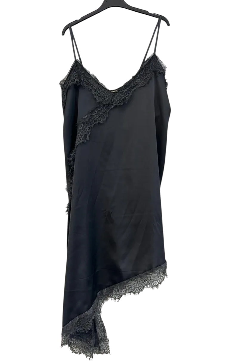 Robe dentelles      ( disponible en 2 couleurs )