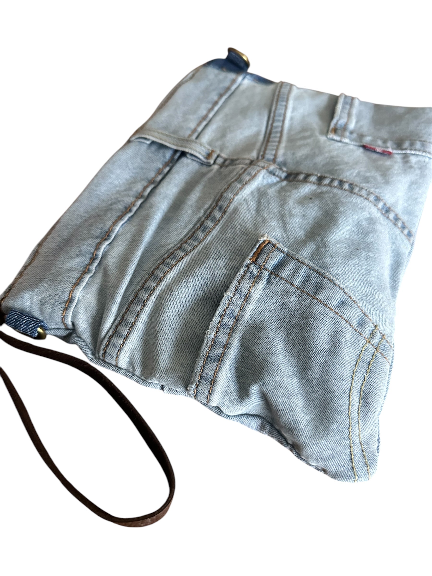 Pochette Levi’s( jean Levi’s recyclé )